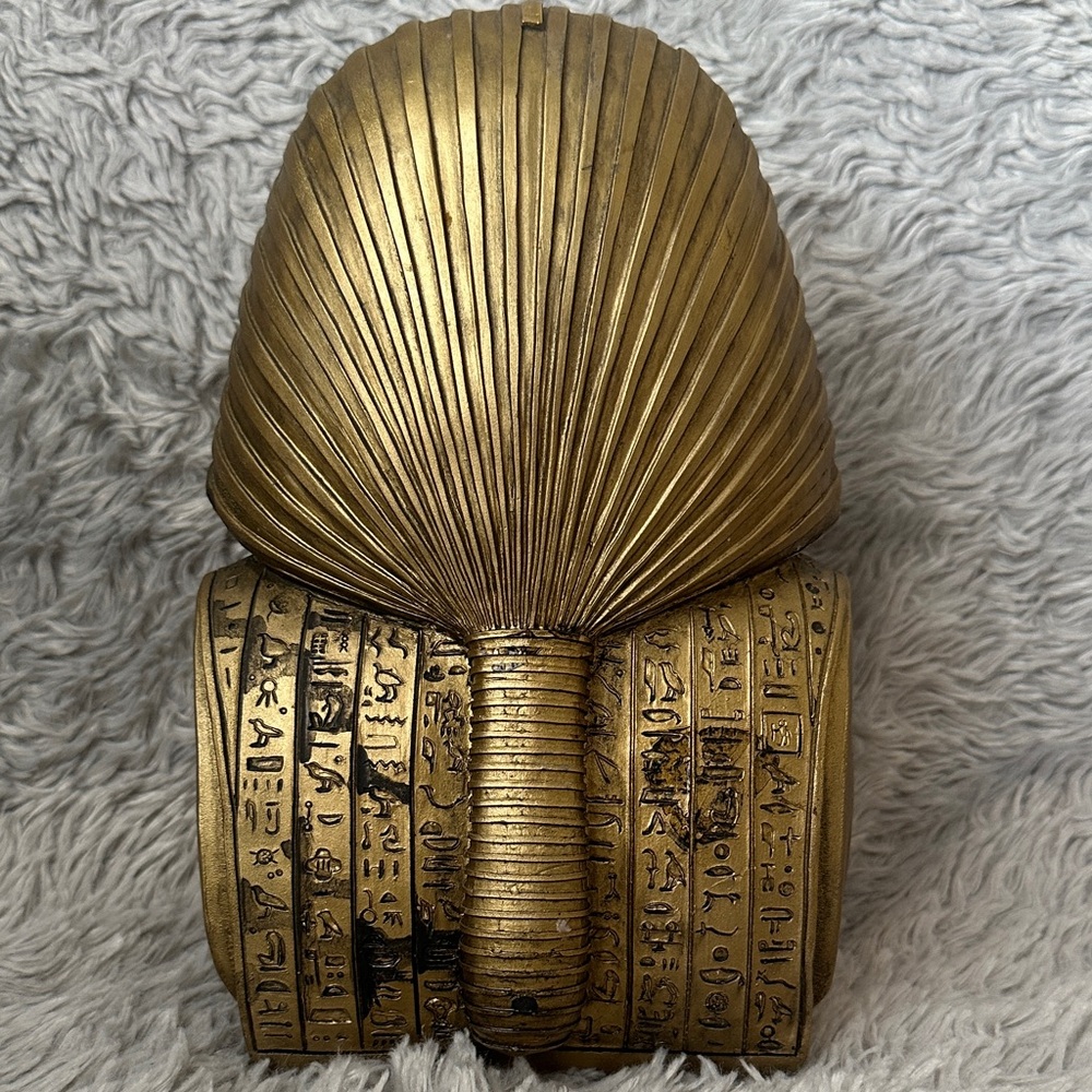 Gold colored Pharaoh Decor - Picture 4 of 10